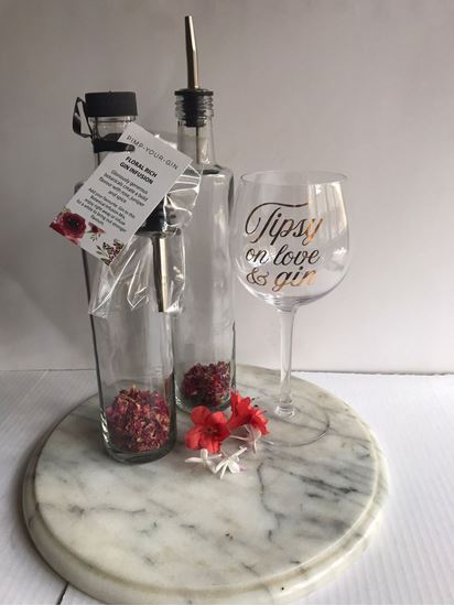 Picture of Floral Rich Flavoured Gin Infusion Bottle